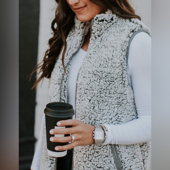 Faux fur women plush vest zip down warm jacket sleeveless
Fits true to size - Picture 5 of 8